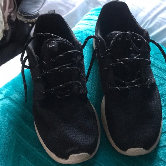 Nike roshes - Picture 2 of 5